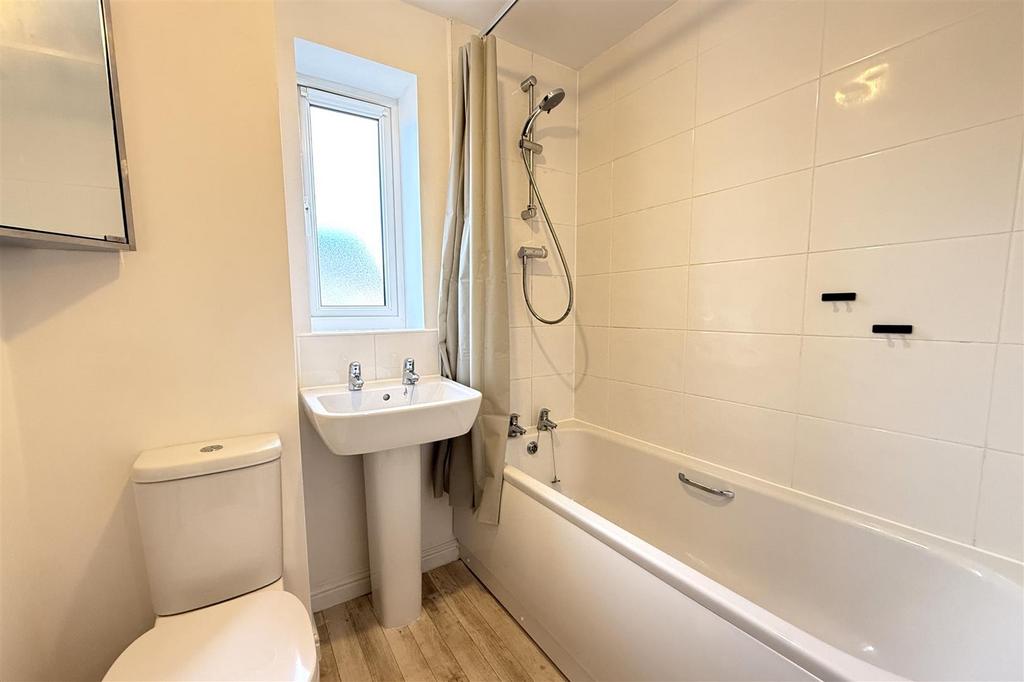Bathroom .JPG