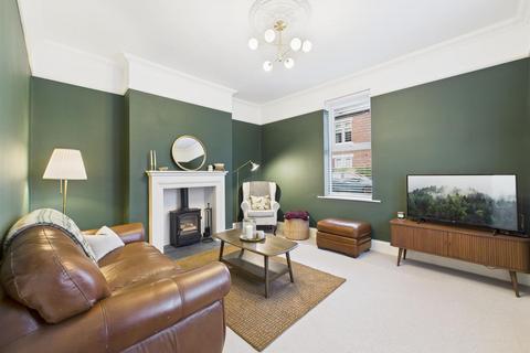 4 bedroom end of terrace house for sale, Lovaine Place West, North Shields