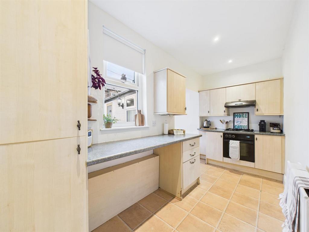 Kitchen 1.jpg