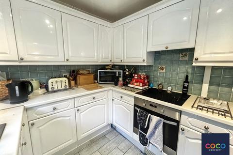 3 bedroom property to rent, Amelia Close, Portland DT5