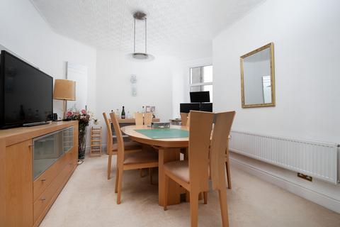 2 bedroom apartment for sale, Circus Lodge, Circus Road, London, NW8