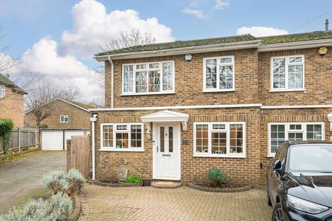 undefined, Daneswood Close, Weybridge KT13
