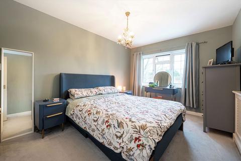 undefined, Daneswood Close, Weybridge KT13