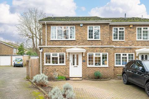 undefined, Daneswood Close, Weybridge KT13
