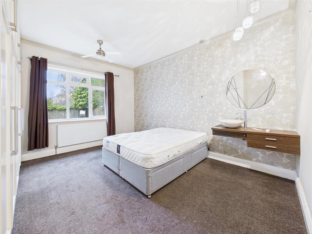 Bedroom: