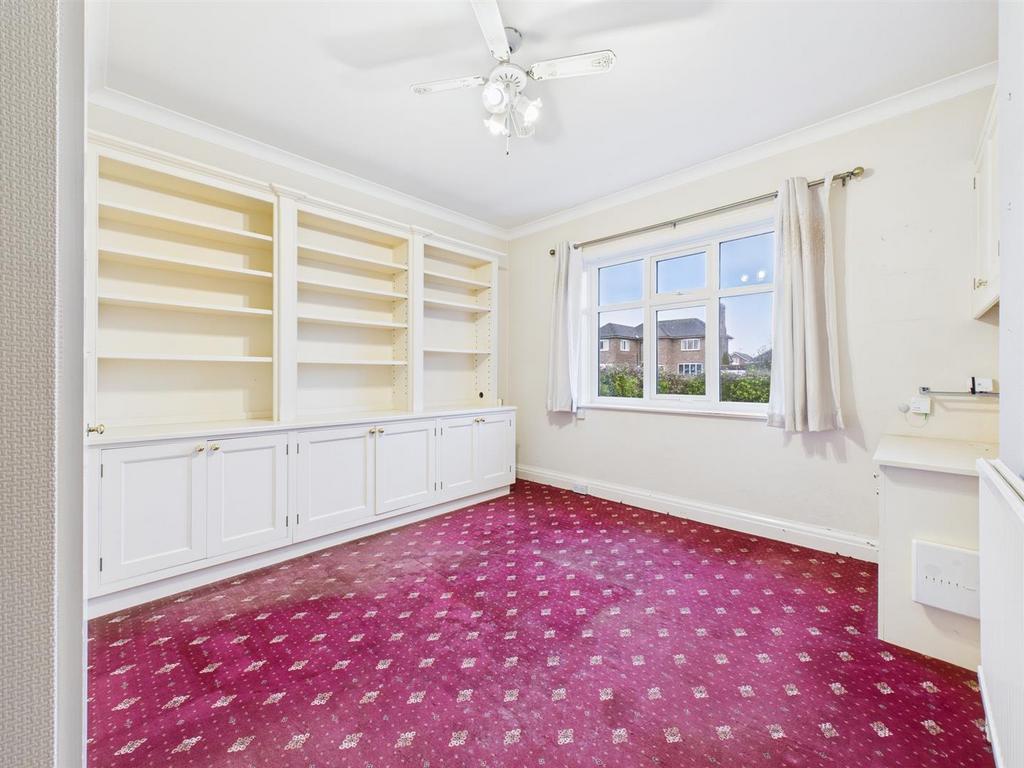 Bedroom: