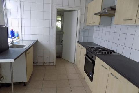 3 bedroom terraced house to rent, Berwick Terrace, Mount Pleasant, Swansea., SA1 6XT