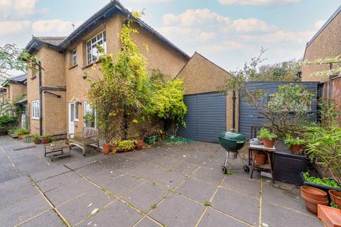 6 bedroom semi-detached house for sale, Norbury Hill, Norbury, London, SW16