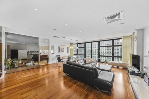 3 bedroom apartment to rent, Discovery Dock West, South Quay Square  E14