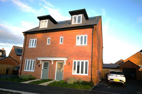 3 bedroom townhouse to rent, Balwen Road, Rugby, CV23