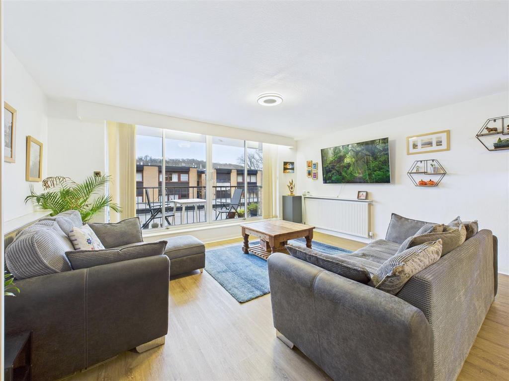 Apartment in Sheffield, Hangingwater, Ranmoor - View 3