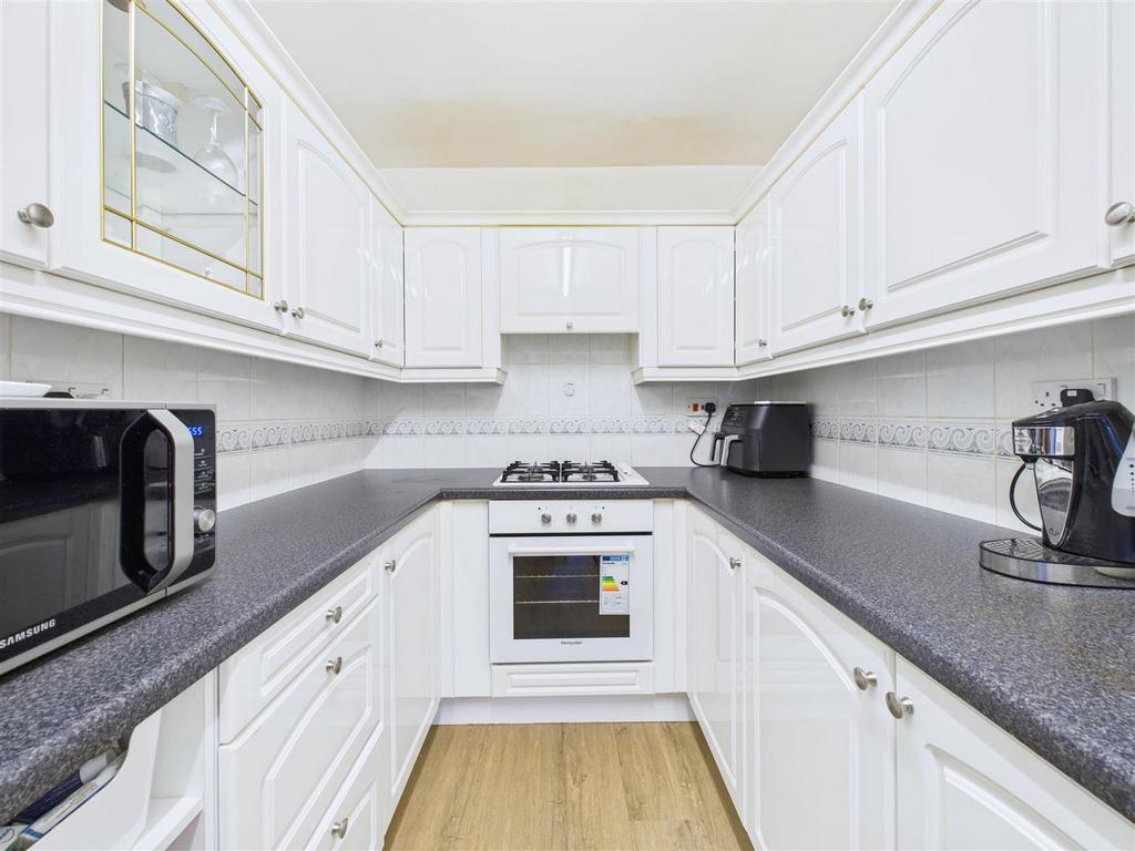 Apartment in Sheffield, Hangingwater, Ranmoor - View 6