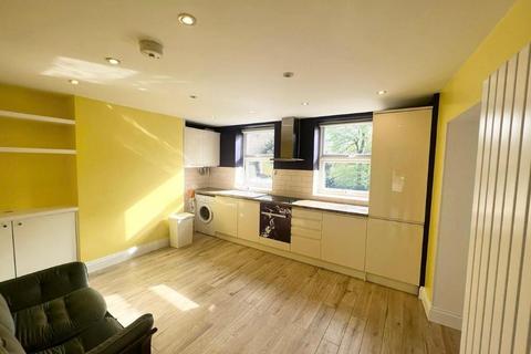 2 bedroom flat to rent, Lewisham way, SE14