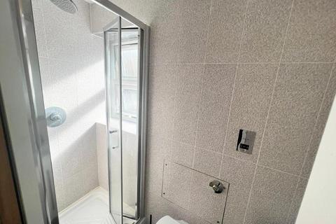 2 bedroom flat to rent, Lewisham way, SE14