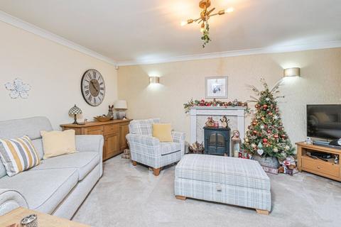 3 bedroom detached house for sale, Edge Lane, Dewsbury WF12