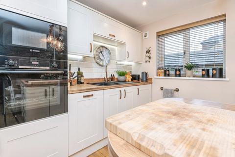 3 bedroom detached house for sale, Edge Lane, Dewsbury WF12