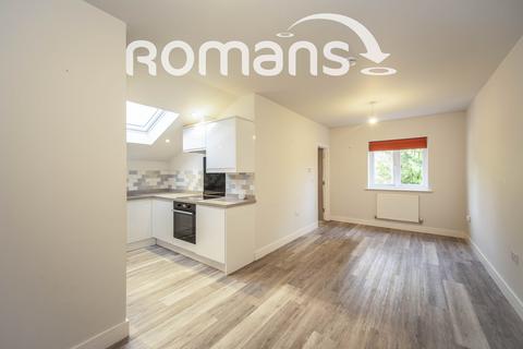 2 bedroom flat to rent, Pinewood Avenue, Crowthorne, RG45