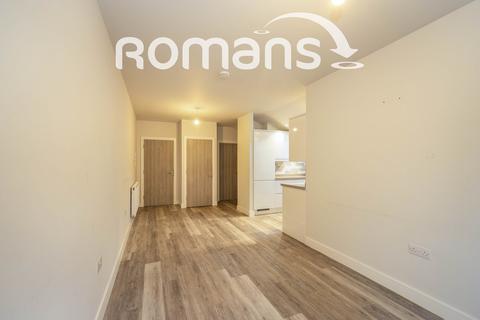 2 bedroom flat to rent, Pinewood Avenue, Crowthorne, RG45