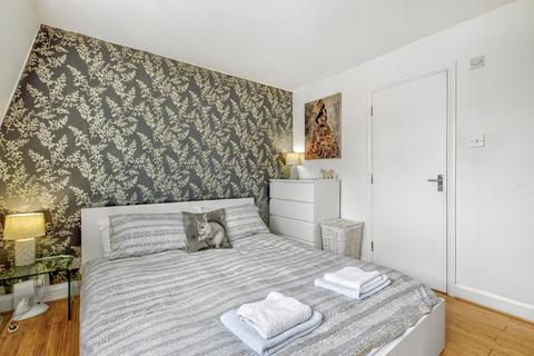 1 bedroom flat for sale, Earls Court Gardens, London SW5