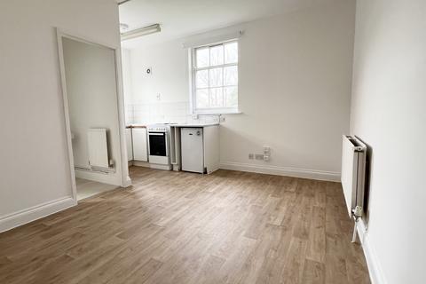 Studio to rent, Latymer Road, Edmonton, N9
