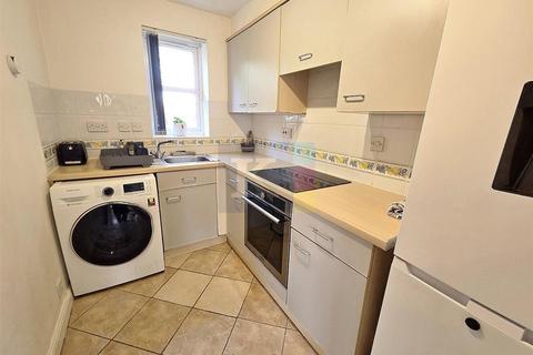 2 bedroom apartment for sale, Homefield Close, Hayes