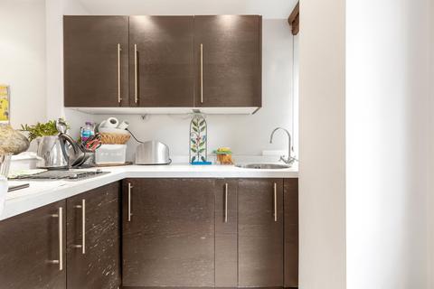 Studio for sale, Sloane Avenue, London SW3