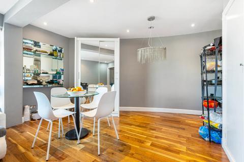 1 bedroom flat for sale, Ovington Gardens, London SW3