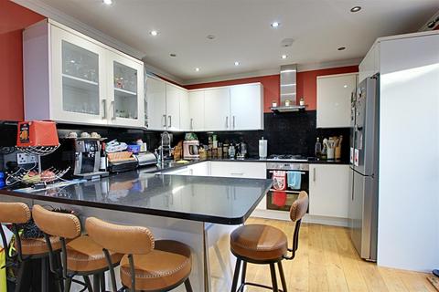 5 bedroom semi-detached house for sale, Clarke Way, Watford