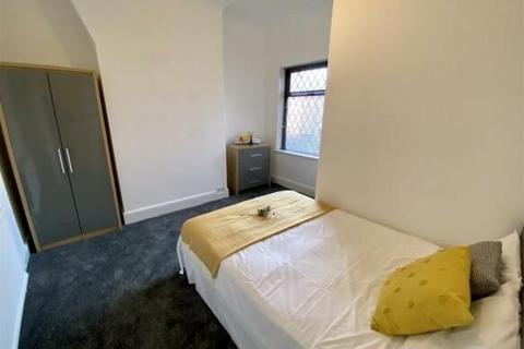 5 bedroom house share to rent, Room 2, 4 Alresford Road, Salford