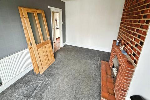 3 bedroom semi-detached house for sale, Turner Avenue, Leicestershire LE11