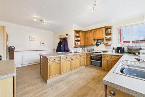 3 bedroom semi-detached house for sale, Marton Gate, Bridlington
