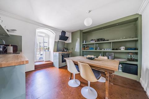 2 bedroom flat for sale, Redcliffe Square, London SW10