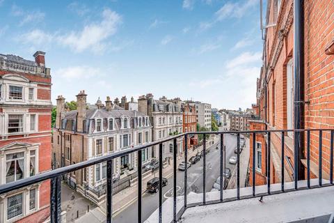 3 bedroom flat for sale, Palace Gate, London W8