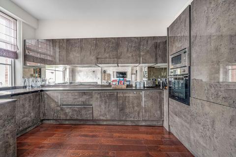 3 bedroom flat for sale, Palace Gate, London W8
