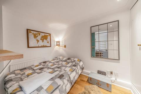 Studio for sale, Warwick Square, London SW1V
