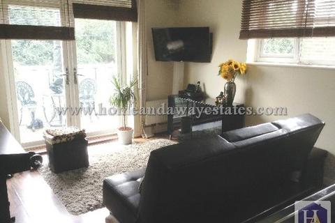 Studio to rent, 1st Floor, Gondar Gardens, West Hampstead, NW6