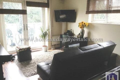 Studio to rent, 1st Floor, Gondar Gardens, West Hampstead, NW6