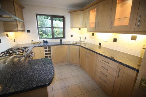 undefined, Oakwood Grove, Salisbury SP5