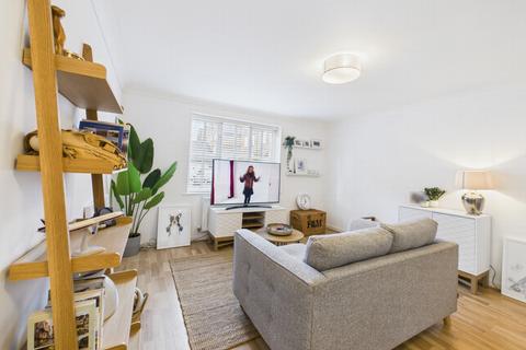 2 bedroom flat for sale, Weavers Mead, Haywards Heath, RH16