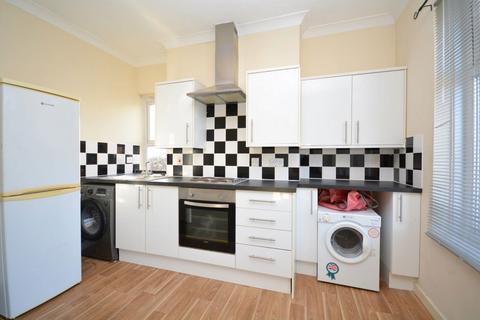 1 bedroom flat to rent, Osborne Road, Broadstairs, Kent, CT10 2AE