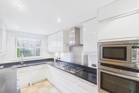2 bedroom apartment to rent, Roke Road, Kenley