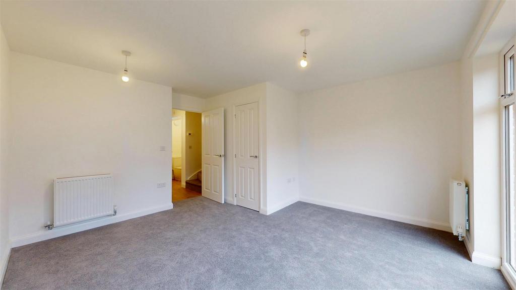 Leedham Close 14 Living Room 2.jpg