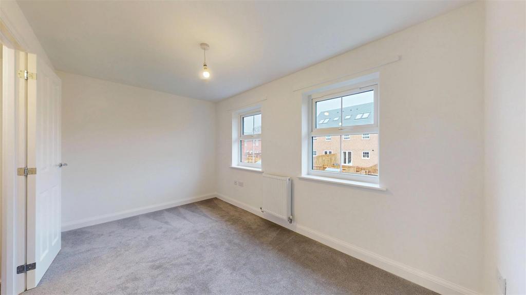 Leedham Close 14 Bedroom One.jpg