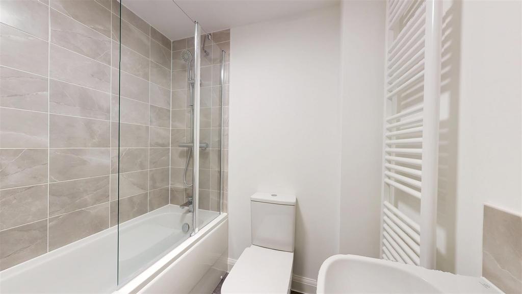 Leedham Close 14 Bathroom One 2.jpg