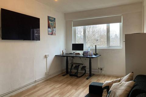 Studio for sale, Nelson Square, Southwark, London, SE1