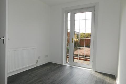 2 bedroom flat to rent, 41, Craigievar Square, Edinburgh, EH12 8YP