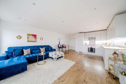 2 bedroom apartment for sale, Palmer Court, 5 Pitcher Lane, Ashford, TW15