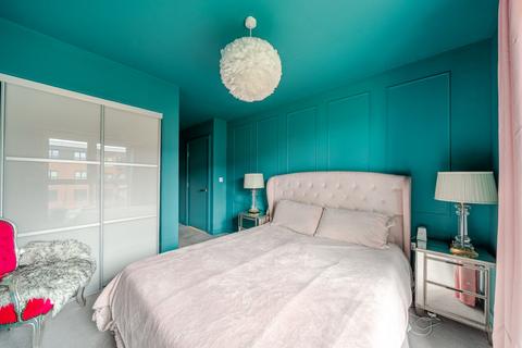 2 bedroom apartment for sale, Palmer Court, 5 Pitcher Lane, Ashford, TW15