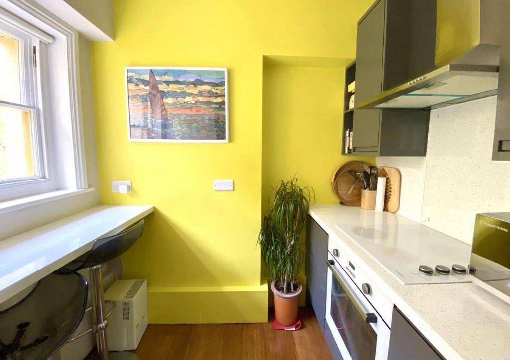 Kitchen 1.jpg