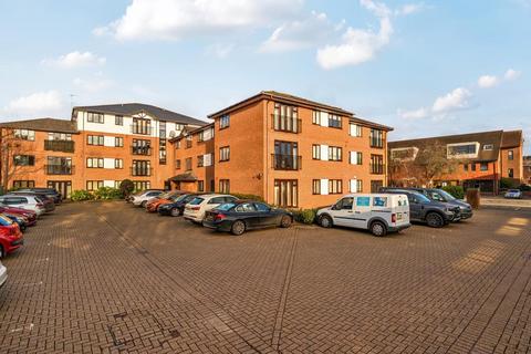 1 bedroom flat for sale, Station Road,  Henley,  RG9